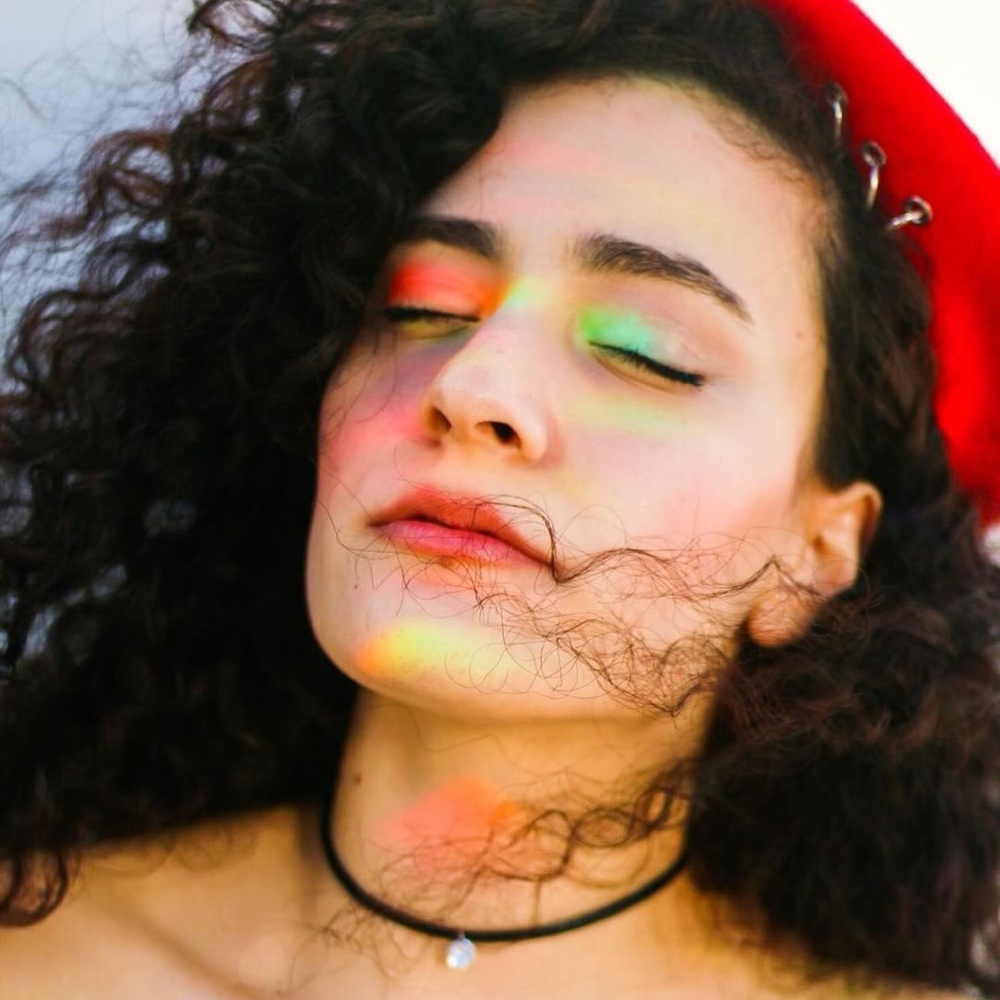 Meet your Posher, Dalis